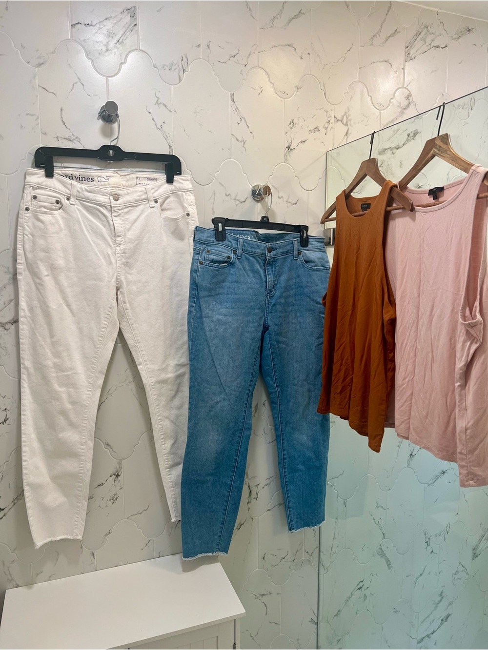 WOMEN’S VINEYARD VINES JEAN & J CREW TANK LOT